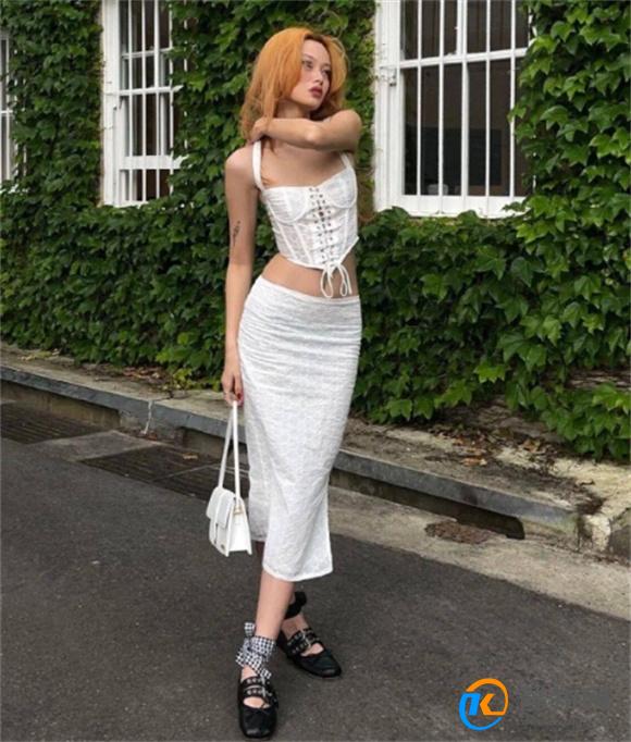 3件“看着美,穿上丑”的衣服,女人都会避开,不时髦也不减龄优质